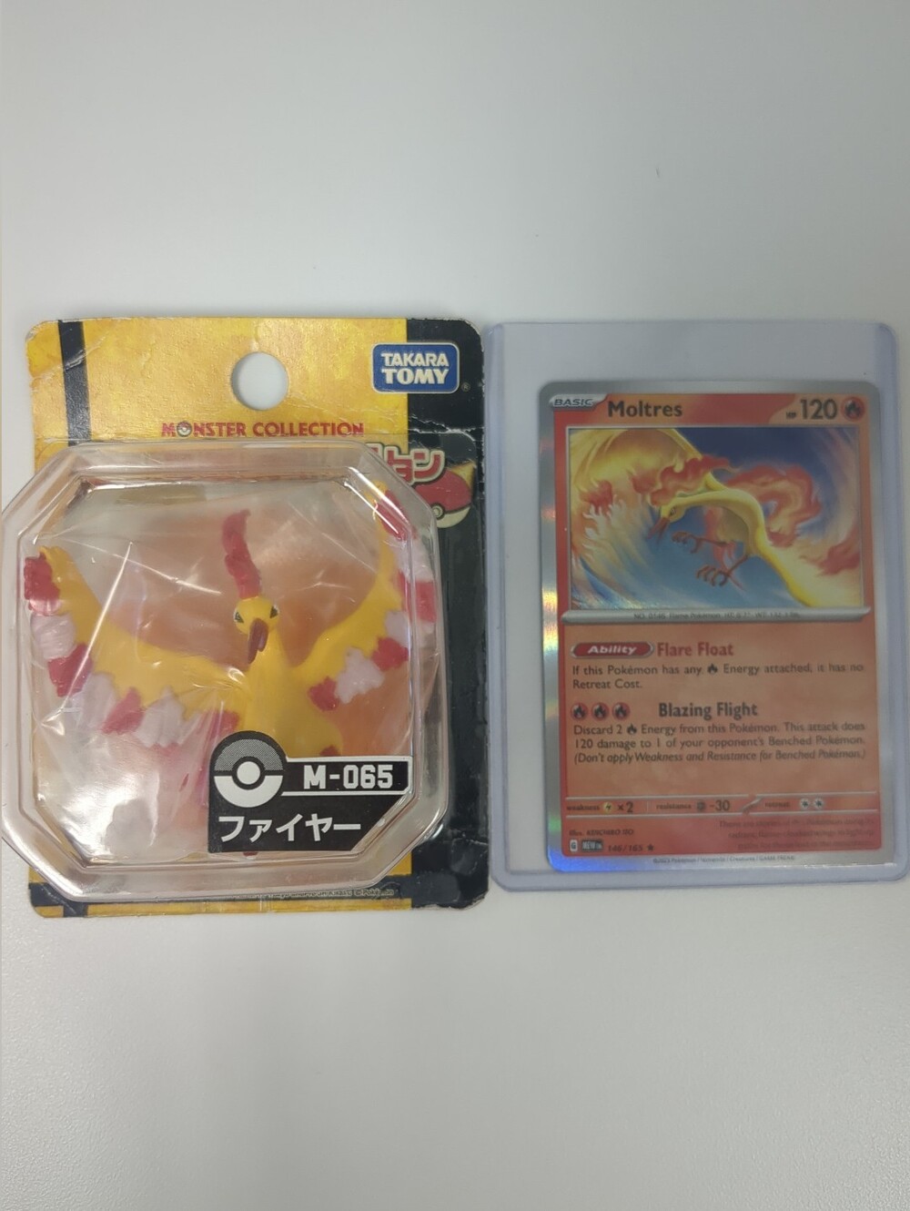 Takara Tomy Pokemon Monster Collection Mc-39 Moltres Figure New + Pokemon Card